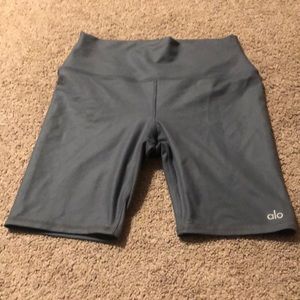 Alo yoga bike shorts charcoal gray medium